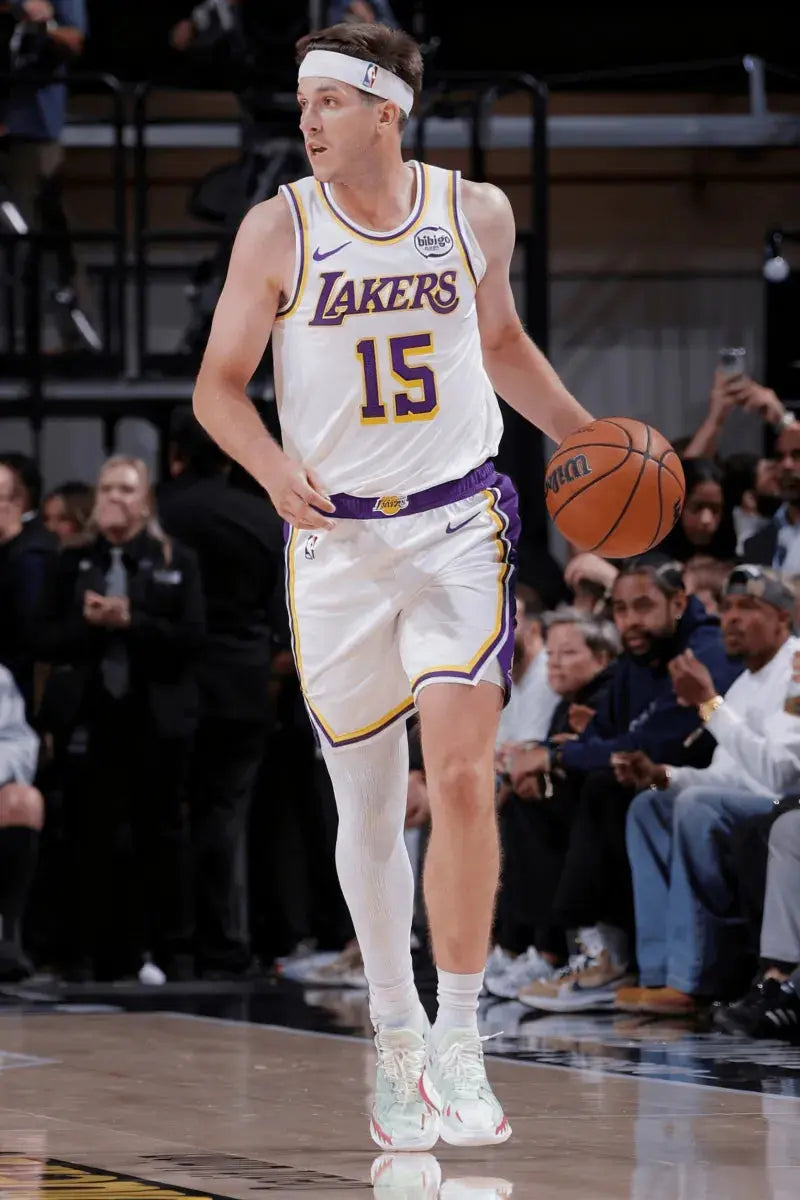 Career-high-Austin-Reaves-scored-51-points-in-a-near-triple-double-wearing-the-Berry-colored-AR3 VJSNEAKER