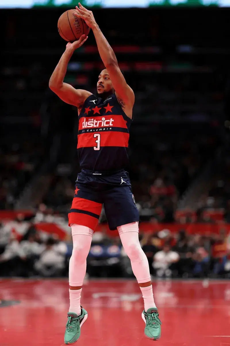 CJ-McCollum-in-Li-Ning-CJ4-scoring-46-points-grabbing-5-rebounds-and-dishing-out-4-assists VJSNEAKER