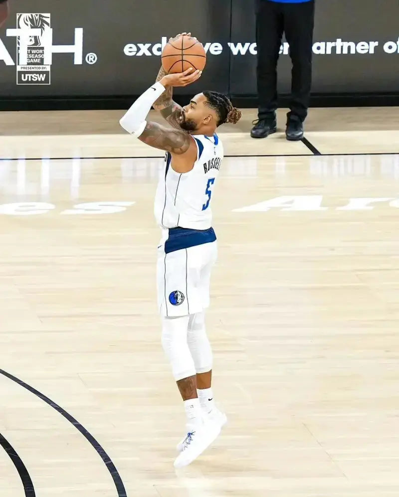 D-angelo-Russell-wore-his-pure-white-signature-shoe-Li-Ning-Dlo1-PE VJSNEAKER