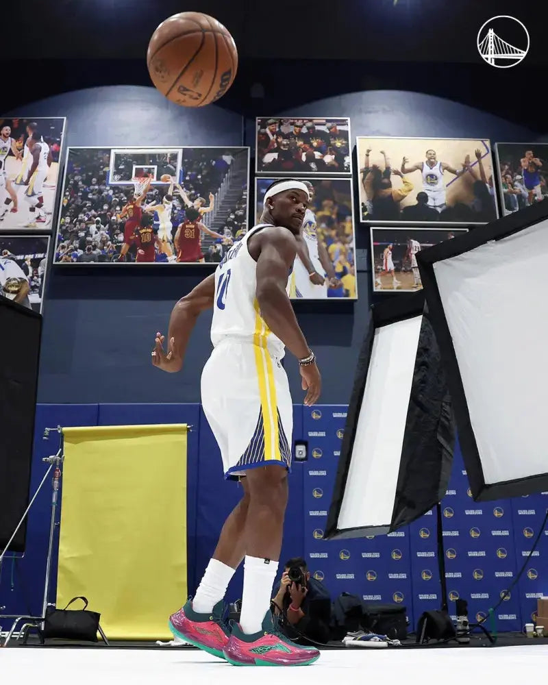 Jimmy-Butler-Media-Day-officially-reveals-JB4-inspired-by-Robin-in-Batman VJ SNEAKER