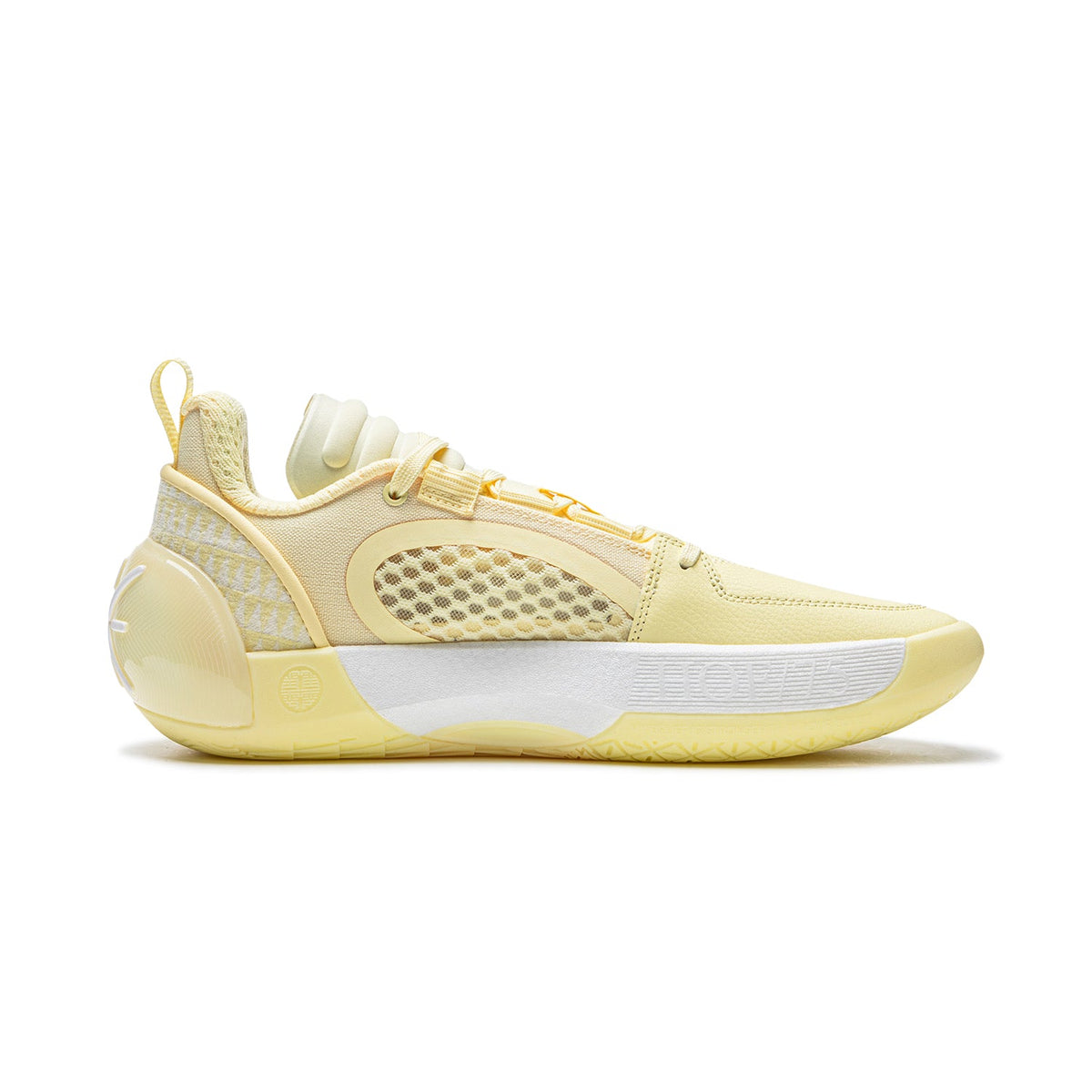 Men's basketball shoes, light yellow upper with strap collar and cushioned midsole