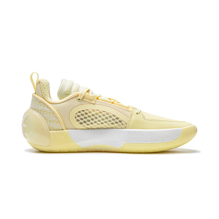 Men's basketball shoes, light yellow upper with strap collar and cushioned midsole