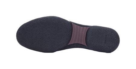 PANE low-top training shoes with textured dark outsole and light heel trim