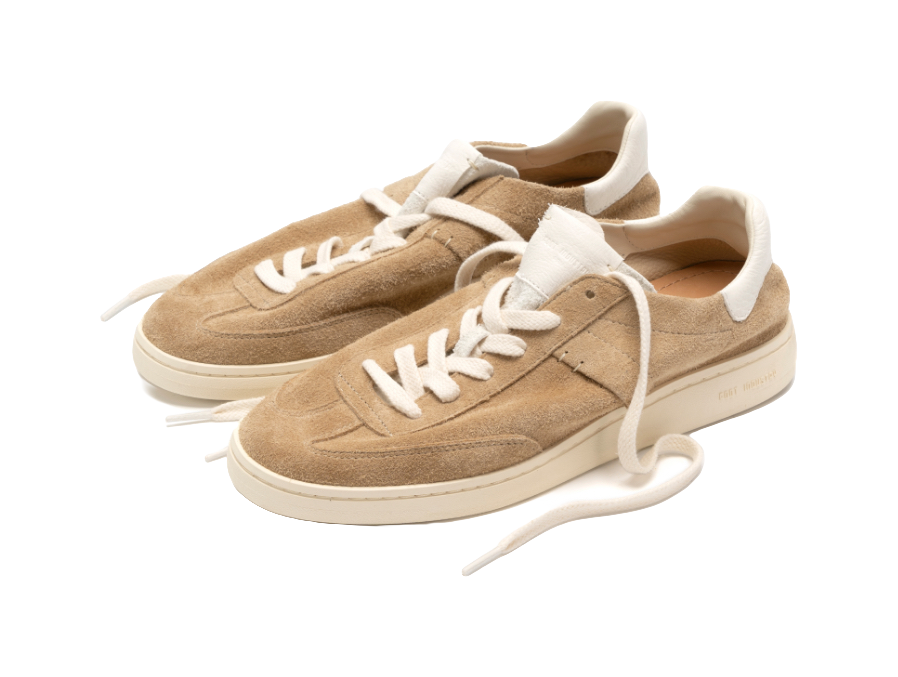 Sand suede low-top skate shoes with white laces, low-profile cupsole
