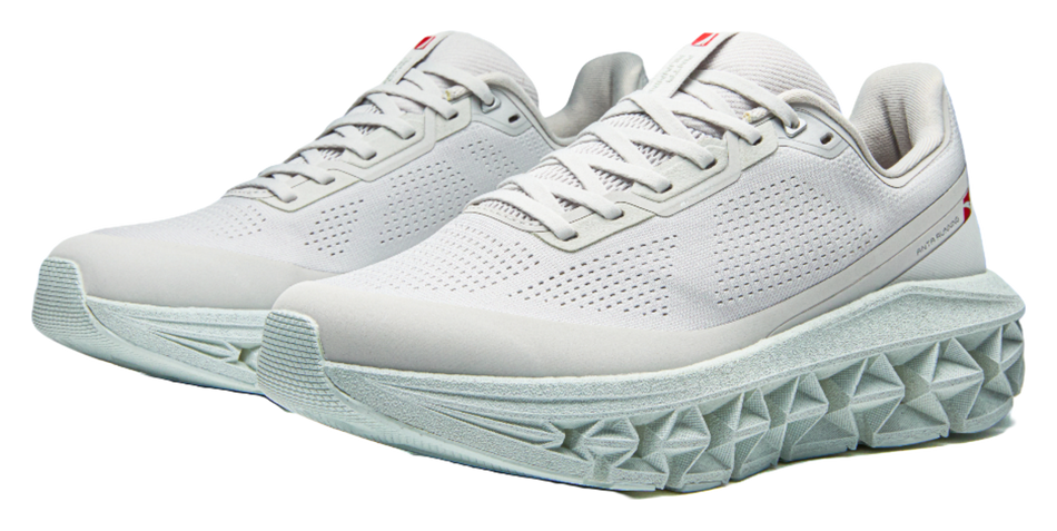 Anta low-top running shoes, light gray knit upper, lace-up, side view of thick tread sole