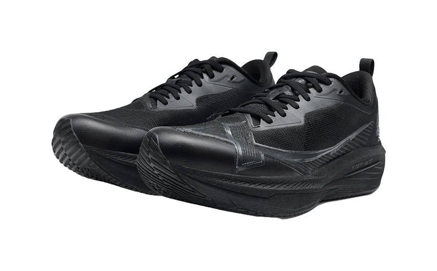 XTEP One piece Molded 2nd Generation Cushioning, Wear Resistant Low top Running Shoes Men's Belief Color Scheme 