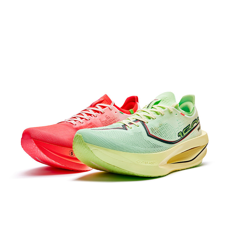 Marathon racing shoes, light green and red, lace-up with cushioned sole