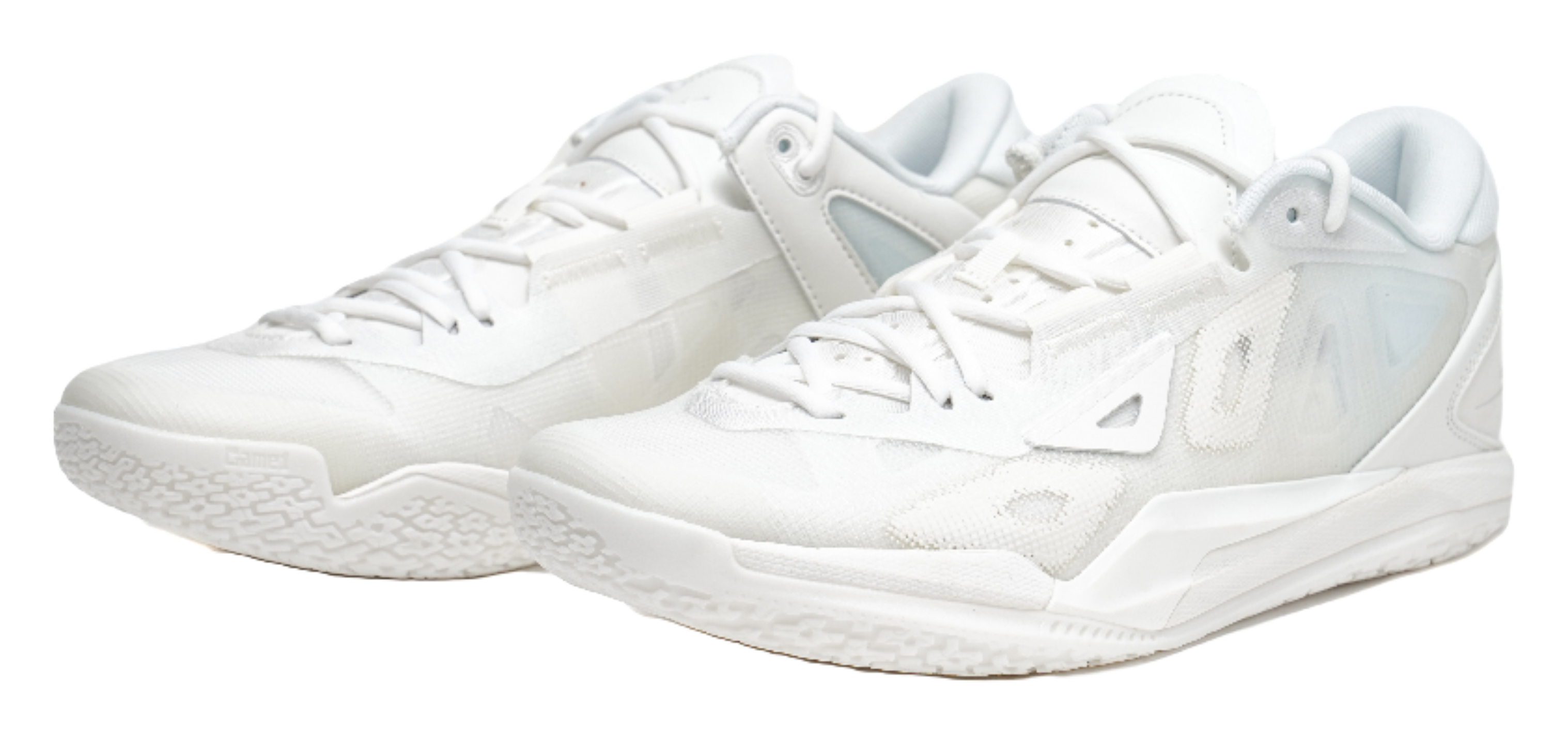 Unisex low-top basketball shoes, pure white with light blue heel lining and lace-up