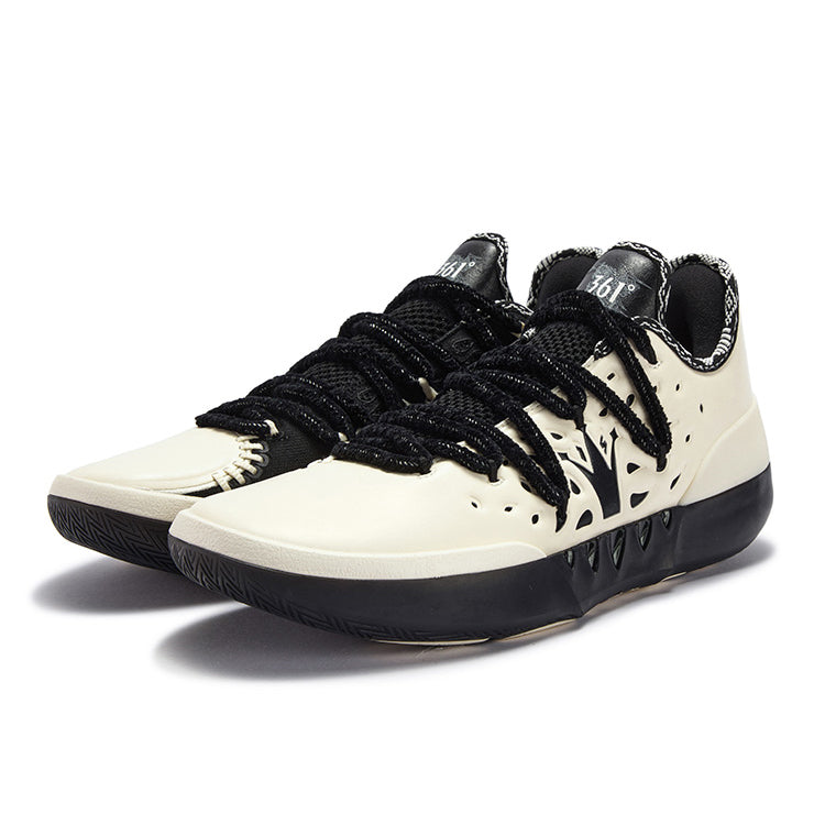 Men’s 361 Degrees Joker 2 low basketball shoes, front view; beige upper, black laces