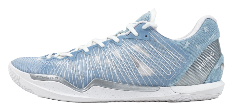 Unisex basketball shoe in light blue with white rubber sole and lace-up design