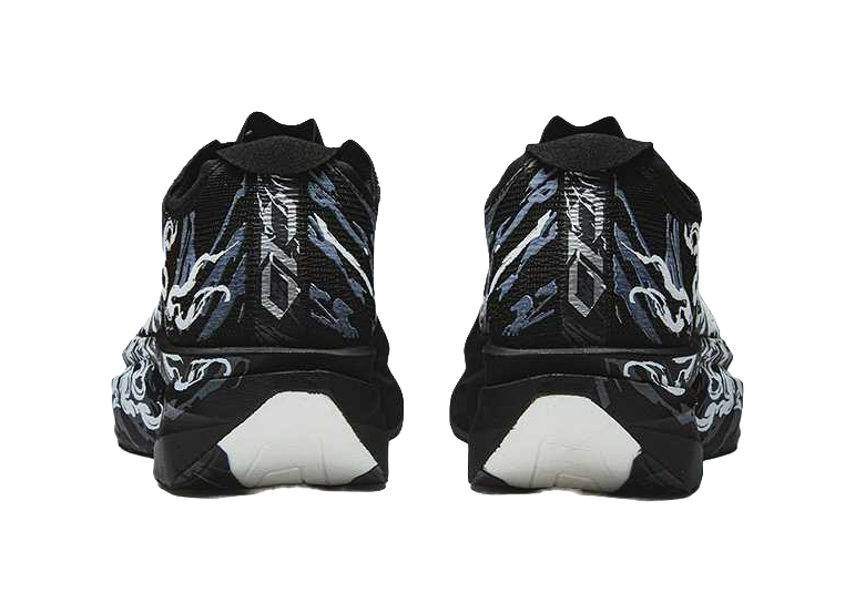 Anta low running shoe heel view, black with white swirl graphics and padded collar