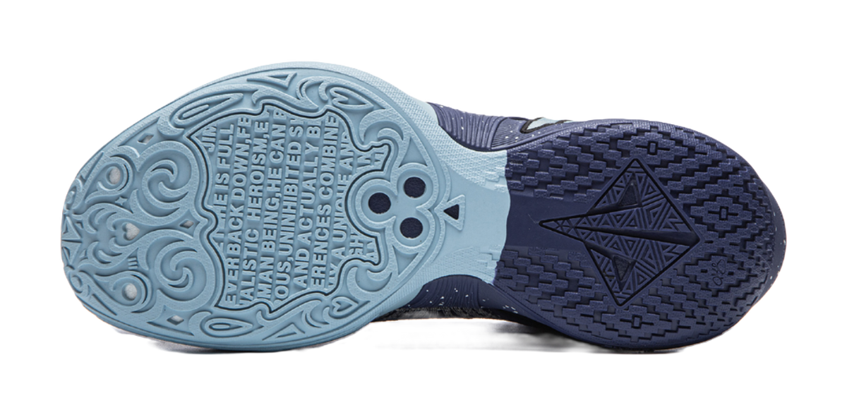Li Ning low-top basketball shoes, deep blue outsole with traction pattern and heel tread