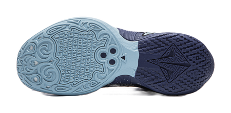Li Ning low-top basketball shoes, deep blue outsole with traction pattern and heel tread