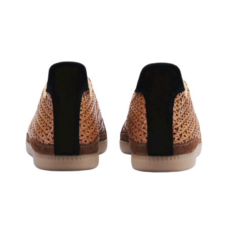 PANE low-top training shoes, brown upper with black heel tab and gum sole