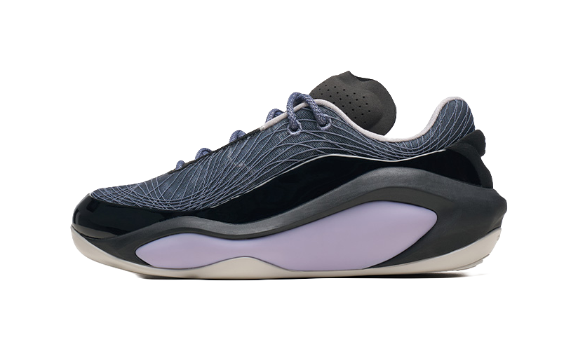 Men's venom blue basketball shoe, lace-up, textured upper, cushioned sole