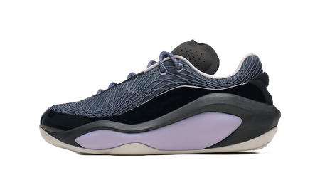Men's venom blue basketball shoe, lace-up, textured upper, cushioned sole