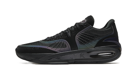 Black basketball shoe, lace-up mesh upper with air-cushion sole and side panel detail