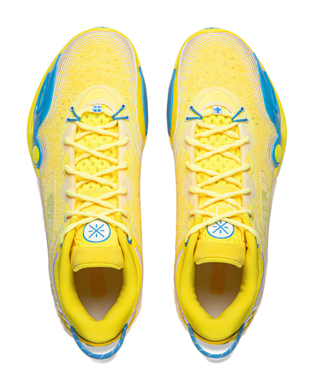 Li Ning low-top basketball shoe pair, yellow uppers with blue heel tabs, lace-up.