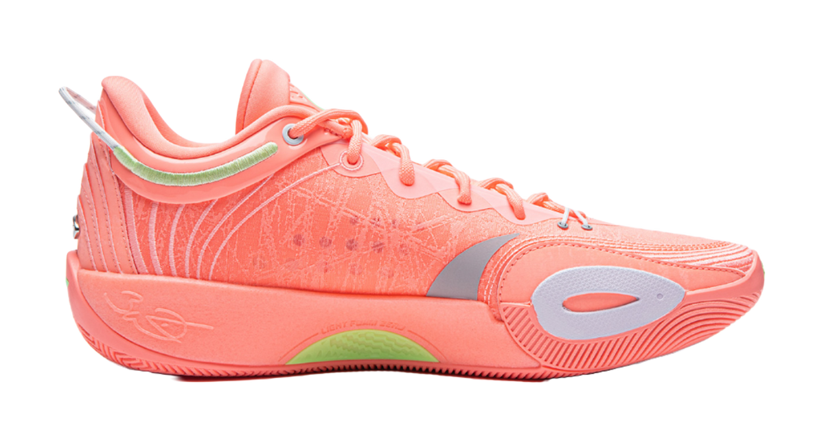 Men's low-top basketball shoes, pink-orange upper with green-trim collar and gray logo
