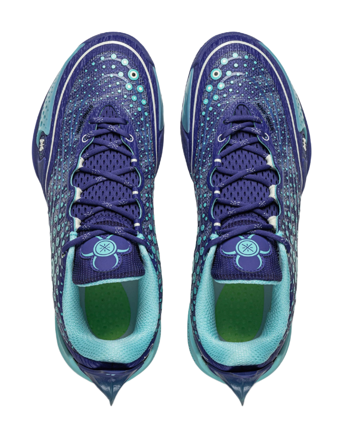Men's low-top basketball shoes, front pair view, navy laces and aqua lining