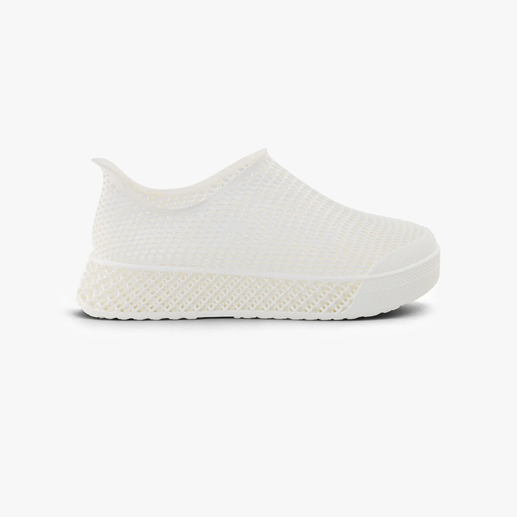 3D-printed casual sneakers, white mesh slip-on with rounded toe and thick sole