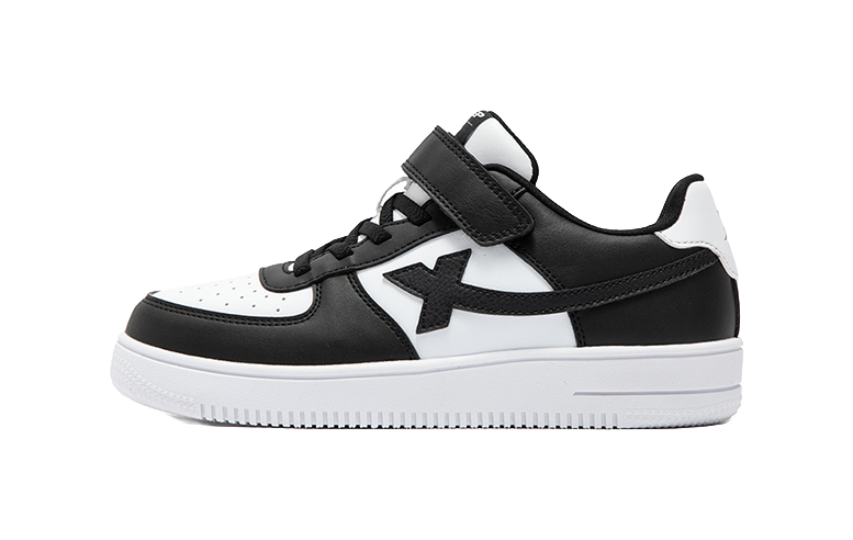 XTEP Slip Resistant, Abrasion Resistant, Breathable, Lightweight Cushioning Low top Skateboard Shoes Xtep White/black  VJSNEAKER