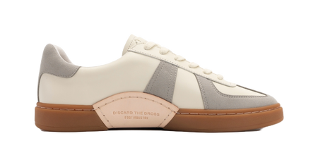 Low-top trainers with off-white uppers, gray stripes, tan gum sole and lace closure