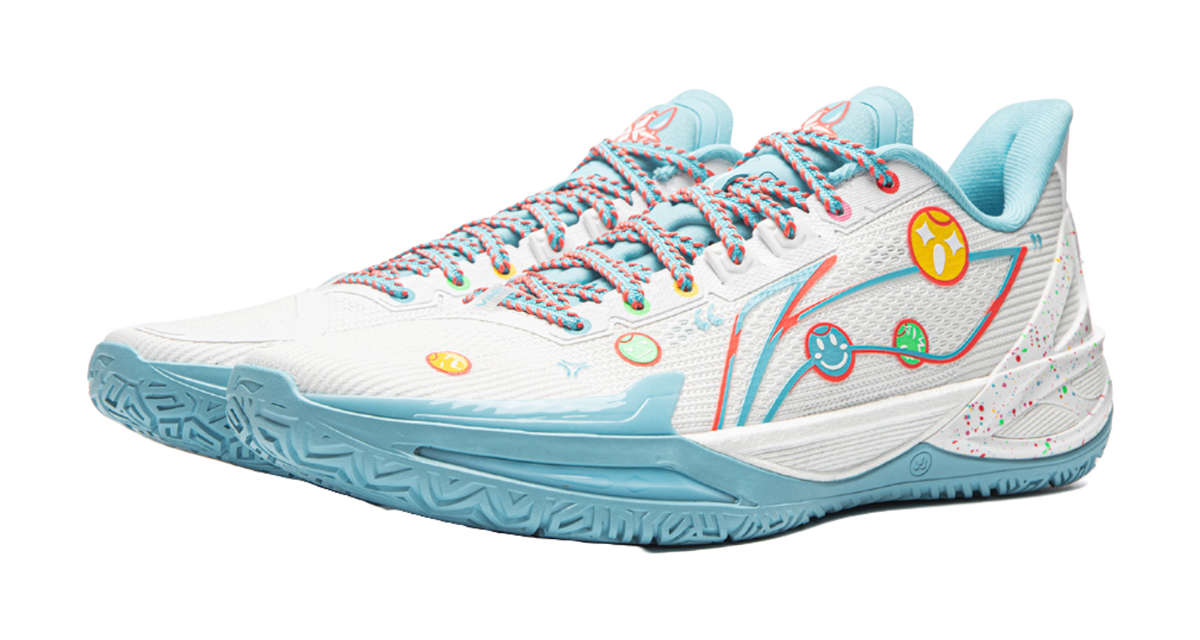 Basketball shoe, white knit upper with light-blue heel and red-blue laces, side angle