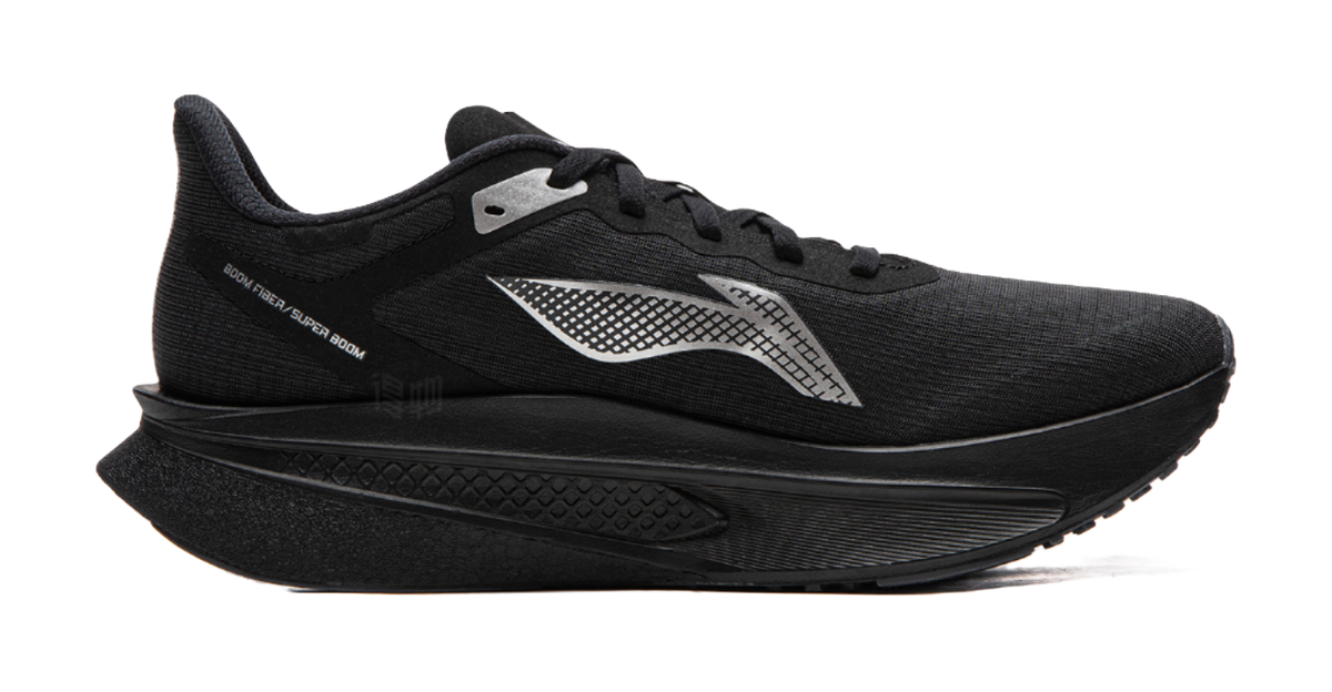 Li-Ning Feidian 6 running shoe, black upper with white side logo, thick cushioned sole.