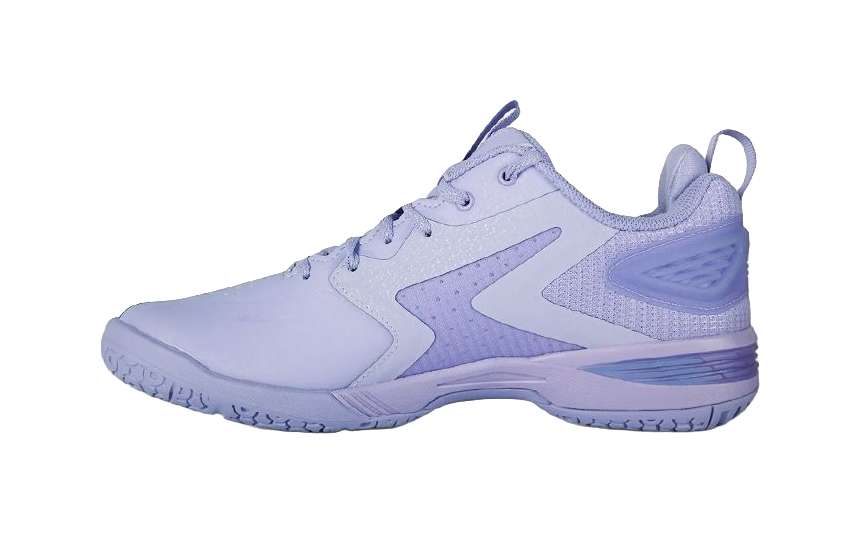 Badminton shoe in light purple, lace-up upper with side logo