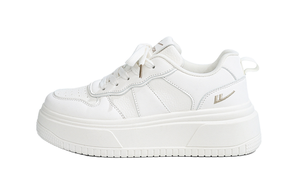 Warrior White Sneakers Height Increasing Low top Skateboard Shoes Women's 