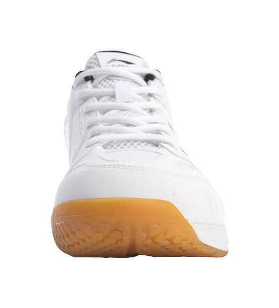 Unisex badminton shoe heel, white upper with padded collar and orange gum sole