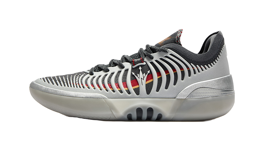 Unisex basketball shoe in silvery white with black knit upper and lace-up design