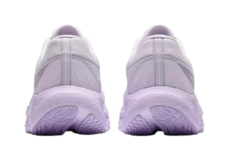 Women's low-top running shoes, rear view in light purple with pull-tab heels