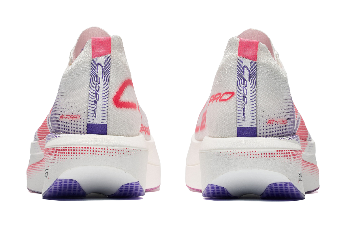 Back view low-cut running sneakers, white knit with purple-red accents and heel pull