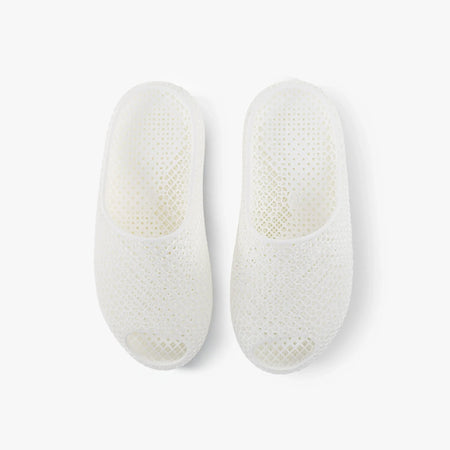 AeroCloud 3D printed slippers, white, closed heel with textured upper