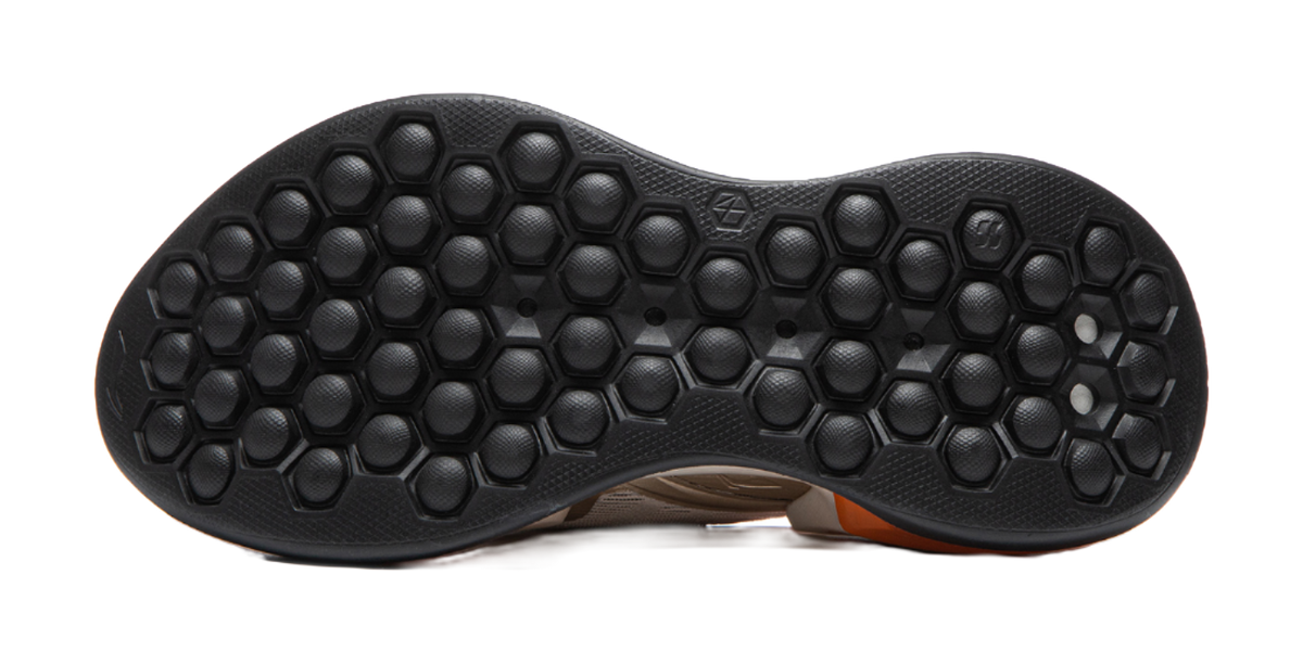 Black rubber outsole with round traction nubs on Li-Ning Shadow running shoe