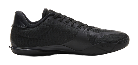 Black lace-up basketball shoe, smooth side panel and embossed logo