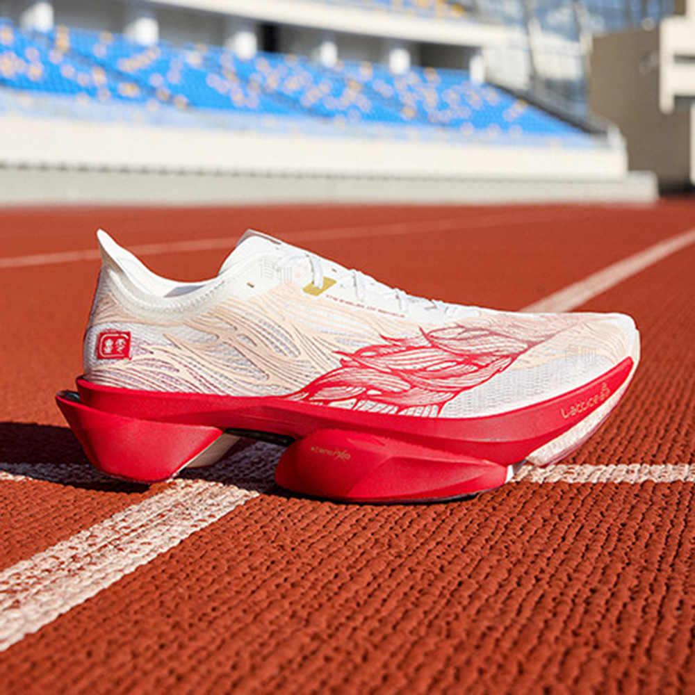 Anta C10 PRO 2.0 running shoe, white upper with red artwork, red heel and outsole
