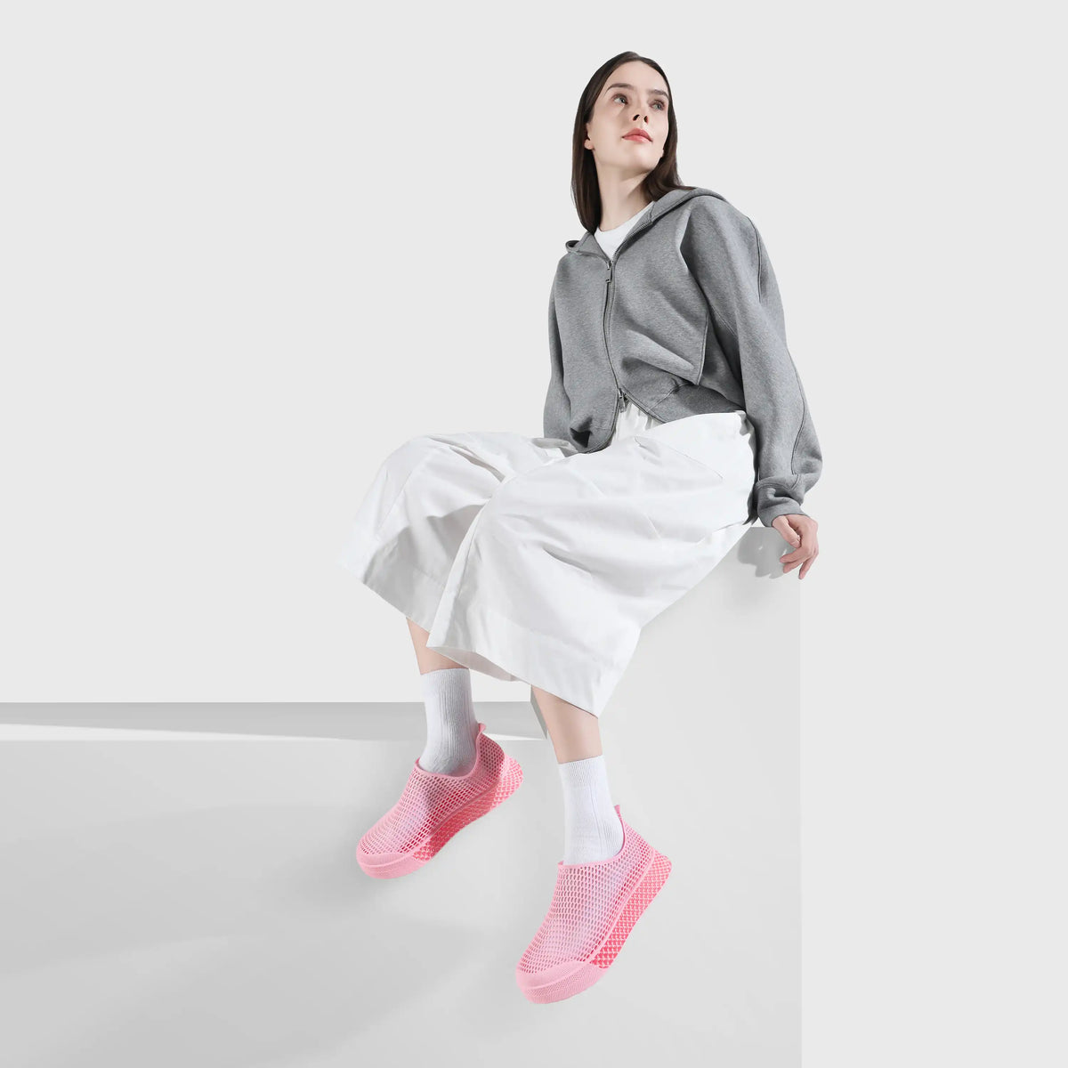 Pink 3D-printed casual sneakers with crew socks and breathable mesh upper