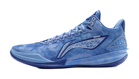 Men's low-top basketball shoes in sky blue, lace-up front, side logo detail