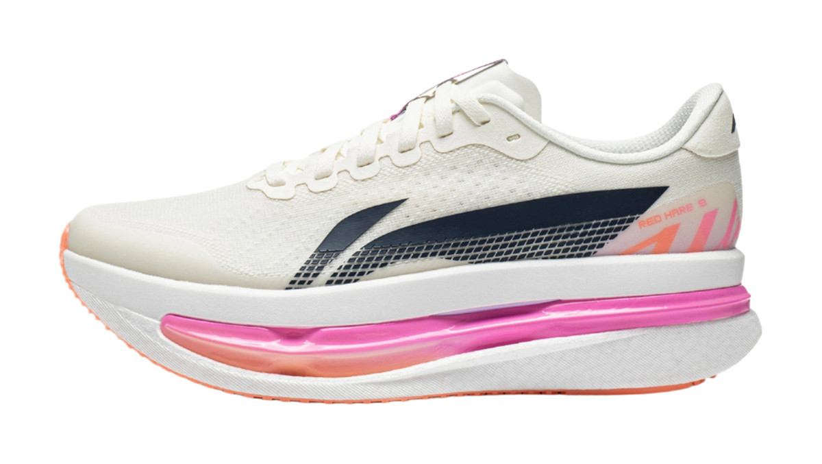 Women's low-top running shoes, champagne white upper with navy side stripe and pink midsole