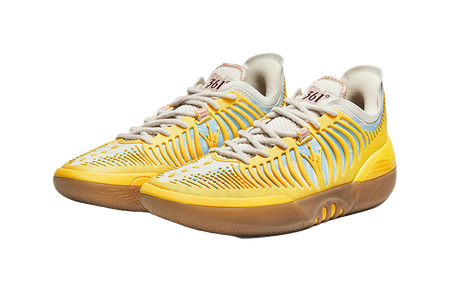 Vintage yellow low basketball shoes with laces and ribbed ventilation design