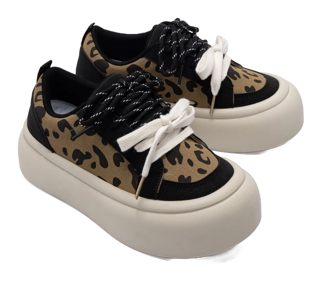 HUANQIU Height Increasing Slip Resistant Low top Skateboard Shoes Women's Beige Black 