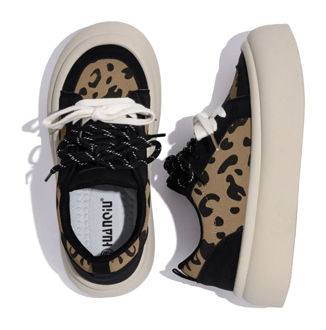 HUANQIU Height Increasing Slip Resistant Low top Skateboard Shoes Women's Beige Black 