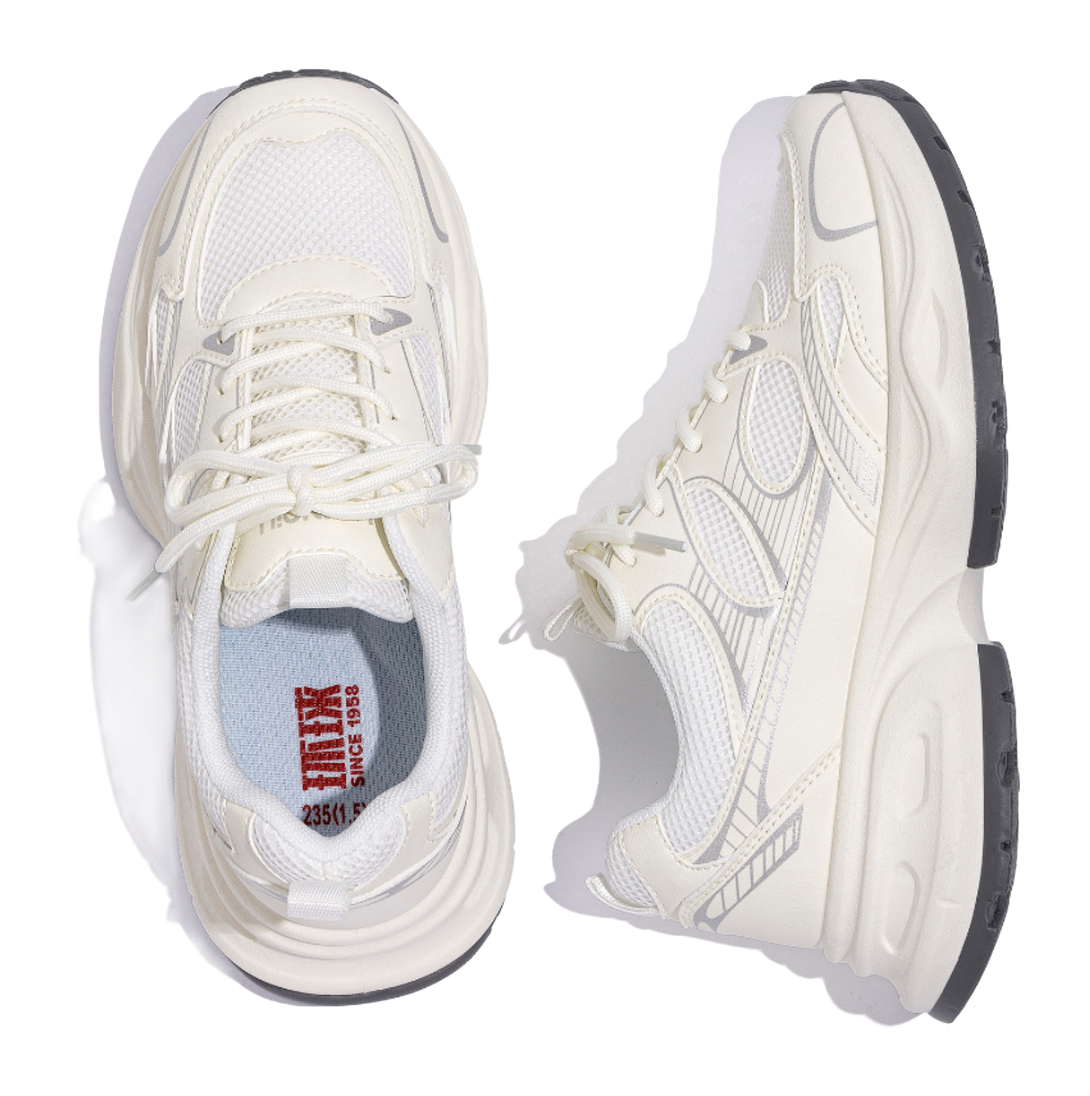 HUANQIU Slip Resistant, Breathable, Lightweight, Height Increasing Low top Casual Running Shoes Women's Beige 