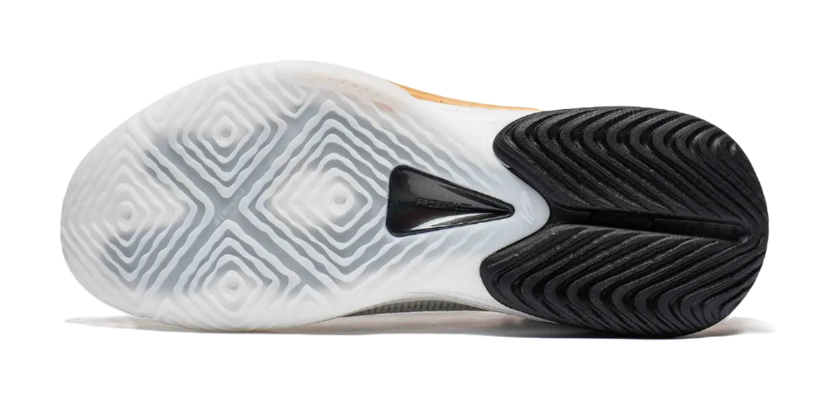 LINING Speed 10 - Basketball Shoes Men's White and Black 