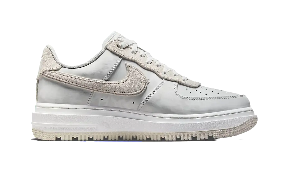 Nike Air Force 1 Luxe Triple White  vjsneaker.com