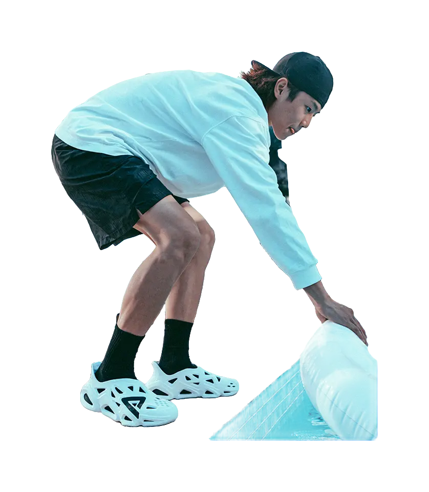 PEAK State Pole Clogs Unisex White Black  VJSNEAKER