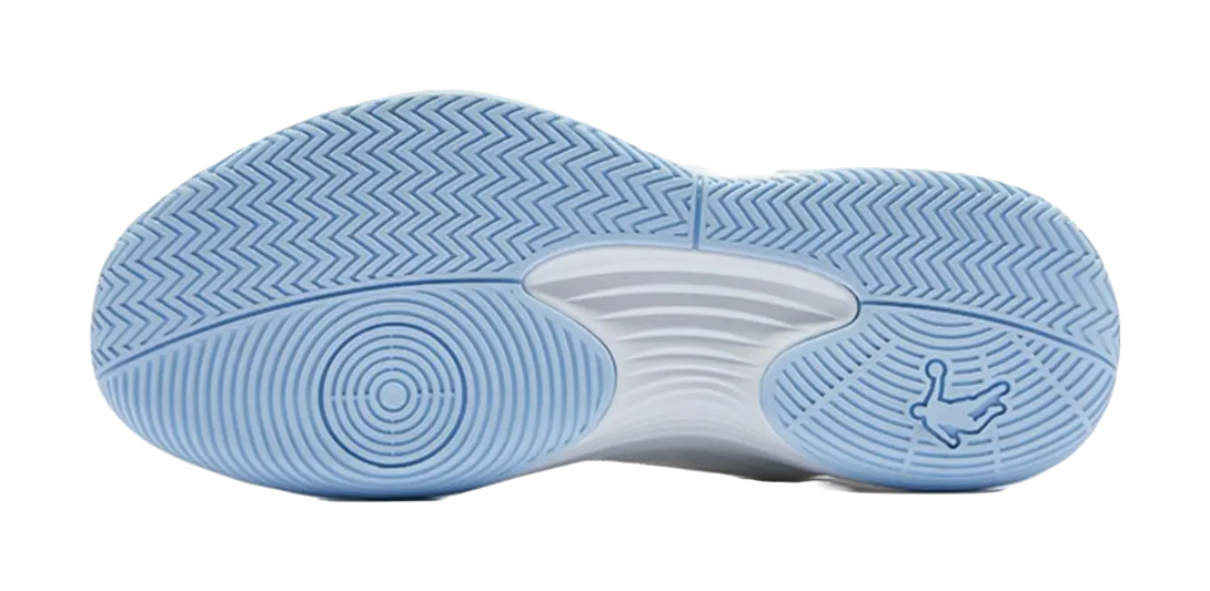 QIAODAN Basketball Collection Basketball Shoes Mens Mid top White Blue 